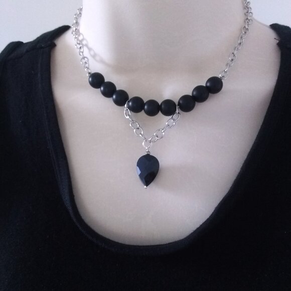 Sexy Seductive Business Casual Goth Domme | Reversible TearDrop + Stone Necklace - Picture 1 of 9